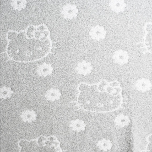 Hello kitty feather yard knit throw - Picture 2 of 5